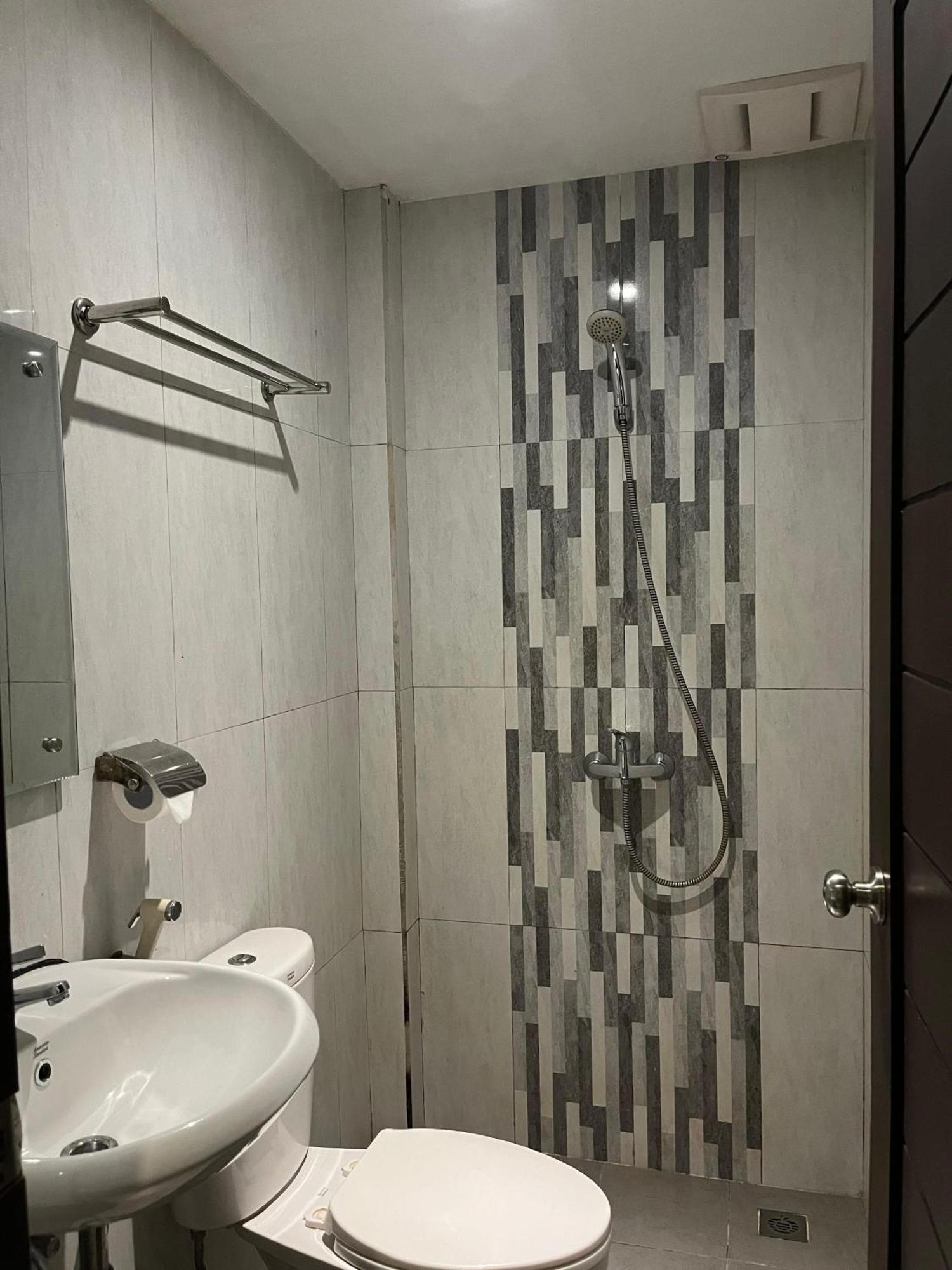 Bless Hotels Sintang Екстер'єр фото