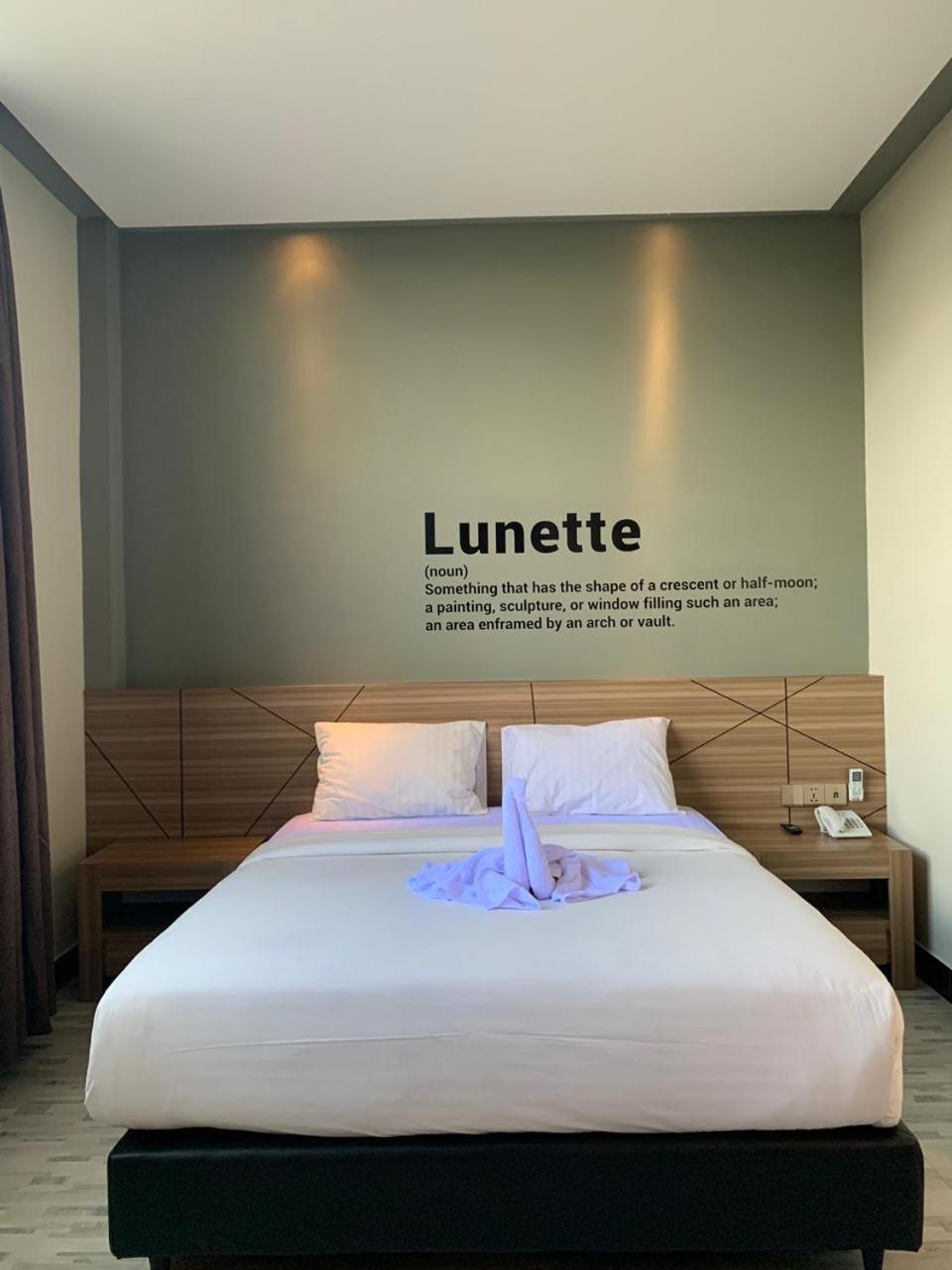 Bless Hotels Sintang Екстер'єр фото
