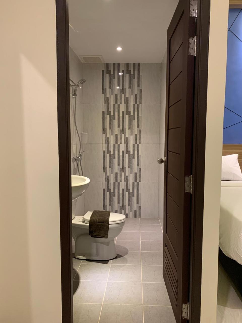 Bless Hotels Sintang Екстер'єр фото
